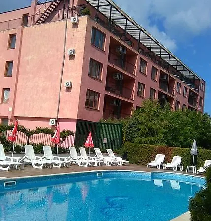 Апартаменты Near Cacao Beach